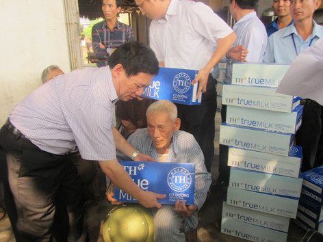 TH True Milk cứu trợ đồng bào Hoàng Mai