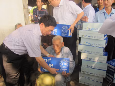 TH True Milk cứu trợ đồng bào Hoàng Mai
