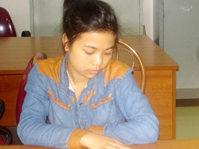 Bắt giam 'má mì' 16 tuổi