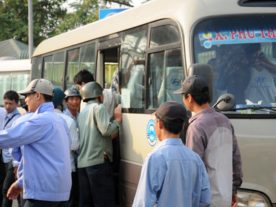 Phụ xe “chôm” phong bì 100 triệu của khách