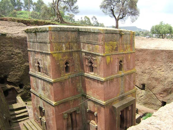 Thánh đường Lalibela giữa lòng đá nham thạch