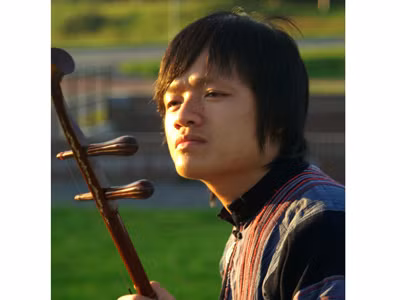 Ngô Hồng Quang học Tây để chơi nhạc ta