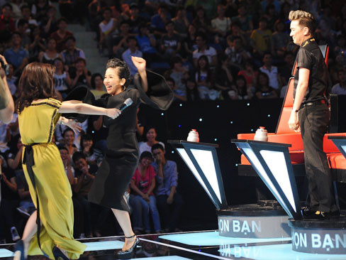 Dương Hoàng Yến: Đẹp lại còn hát quá hay