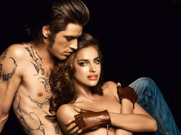 Bồ Ronaldo bán nude bên…trai lạ