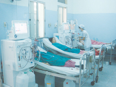 Nhiều bệnh nhân ghép thận ở nước ngoài đang điều trị tại BV Chợ Rẫy do thải ghép và biến chứng Ảnh: L.N