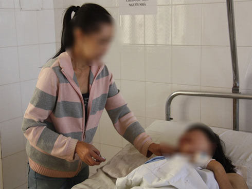 Đôi trẻ tự thiêu trong nhà nghỉ