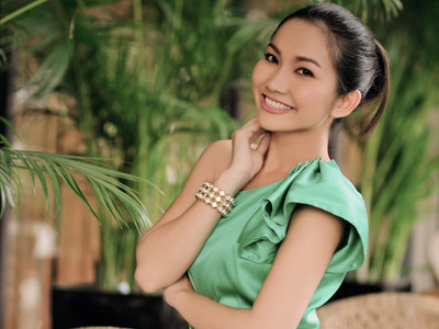 Gái một con Kim Hiền khoe nét trẻ trung