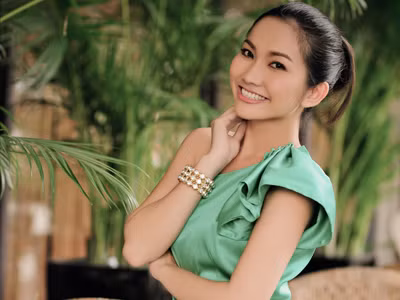 Gái một con Kim Hiền khoe nét trẻ trung