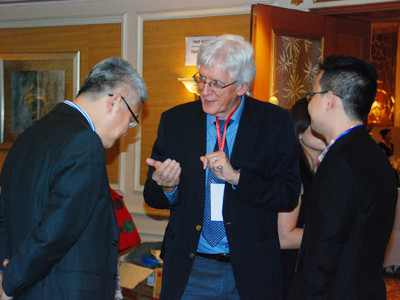 Các đại biểu bên hành lang hội thảo