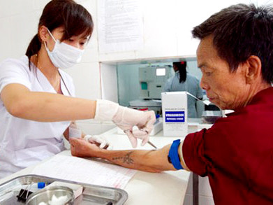 Bệnh nhân làm xét nghiệm lại ở BV Đa khoa Hoài Đức