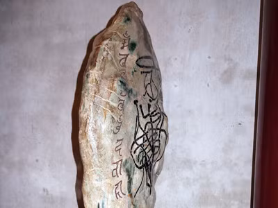 Giải mã “Hòn đá lạ” ở Đền Hùng