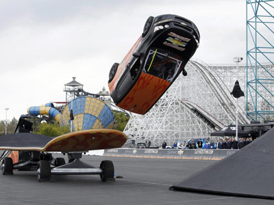 Chevrolet Sonic nhào lộn trên không