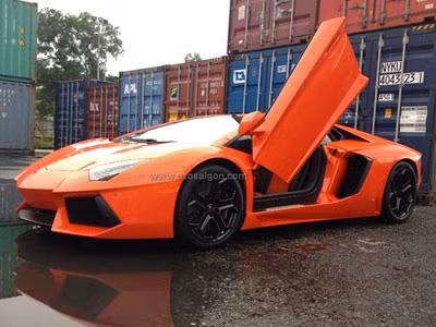 Siêu bò Aventador thứ 2 xuất hiện tại Việt Nam