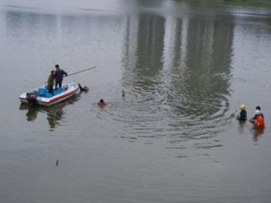 Tắm sông, hai học sinh lớp 5 mất tích