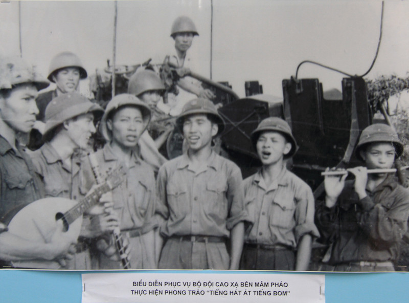 Tái hiện ‘Hà Nội - Điện Biên Phủ trên không’ qua ảnh