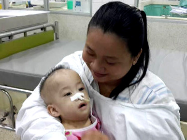 Hai bé được phẫu thuật tách rời đón Tết trong viện