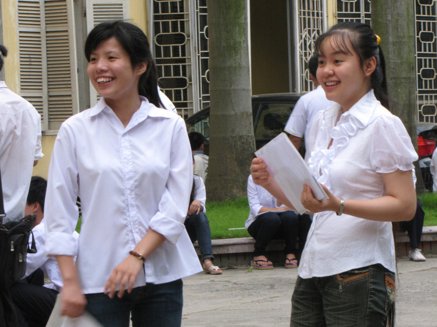 Nhiều thí sinh làm tốt bài thi Ngữ văn, Sinh học