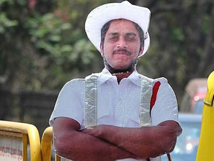 Dùng hình nộm CSGT dọa tài xế