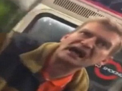 Bị tù vì... chửi bậy