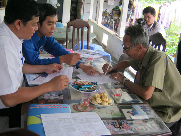 Tặng 6 sổ tiết kiệm cho cựu thủy thủ tàu không số