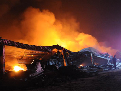 ẢNH hiện trường: Biển lửa bao trùm nhà máy Diana Bắc Ninh