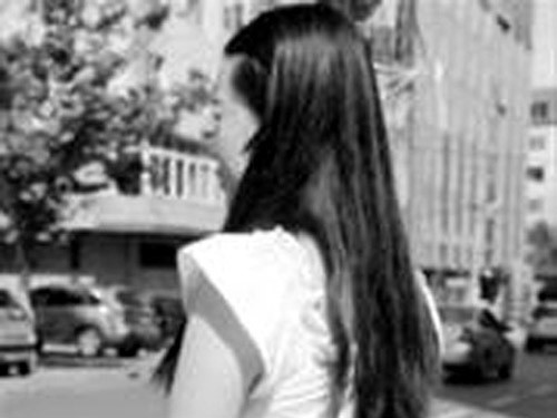 Thẩm mỹ 5 lần, xem mặt 200 lần để tìm trai đẹp