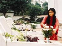 Hoa hậu Việt Nam Nguyễn Thị Huyền và chuyện cảm động ở Ngã Ba Đồng Lộc