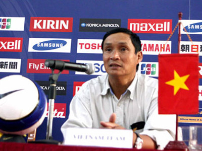 HLV Mai Đức Chung chính thức thay thế Calisto