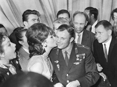 108 phút vượt qua nghìn thế kỷ