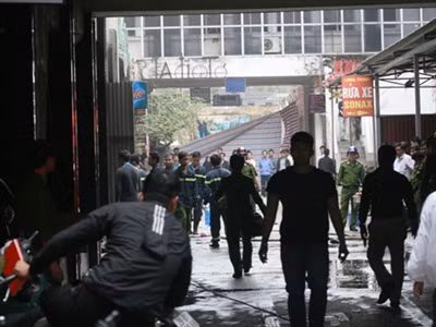 Bắt khẩn cấp thợ hàn gây cháy ở Zone 9