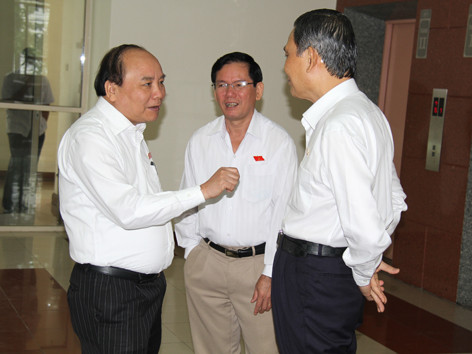 Thất thu lớn vẫn rình rang, lãng phí!