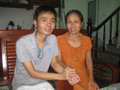 Mẹ hiến thận cho con nuôi ước mơ