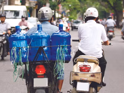 Tái xuất hiện nước đóng chai bẩn