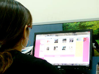 Nhiều phụ nữ kết bạn qua mạng đã trở thành nạn nhân của những kẻ lừa đảo