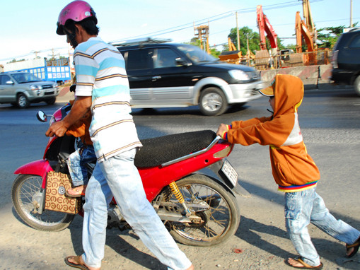 Đinh tặc tái xuất Sài Gòn