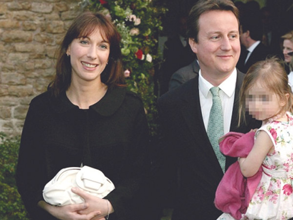 Thủ tướng Anh để quên con gái nhỏ ở quán rượu