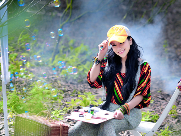 Mang bụng rỗng lên sân khấu vì làm việc quá nhiều