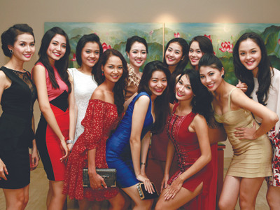 Bừng sắc phố biển Đà Nẵng