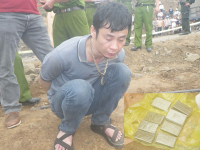 Đối tượng Đỗ Huy Hoàng (37 tuổi, trú tại Cầu Tó, Cầu Bươu, Thanh Trì, Hà Nội) bị cơ quan điều tra bắt giữ ngày 3/4 trong chuyên án trinh sát 565-H triệt phá đường dây ma túy liên quan đến nhiều đối tượng cộm cán ở nhiều tỉnh, thành phố. Ảnh: Tuấn Nguyễn