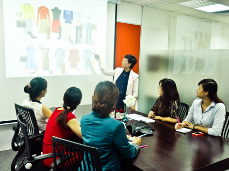 Nữ 8X Việt đầu tiên có chứng chỉ mai mối quốc tế