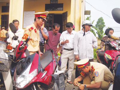 Về tận xã giúp dân sang tên đổi chủ