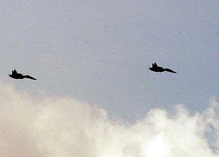 Sư đoàn Không quân 370 thực hành bắn, ném bom