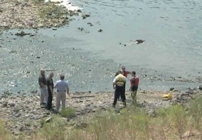 'Xác chết' trôi sông bỗng dưng ngồi dậy