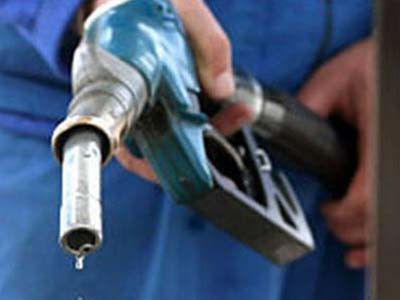 Xăng tăng lên 22.900 đồng/lít