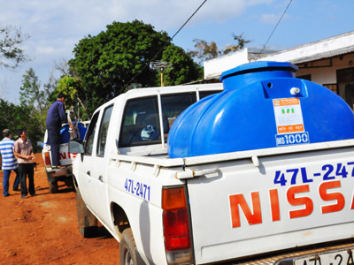 Xe bồn cứu… nước