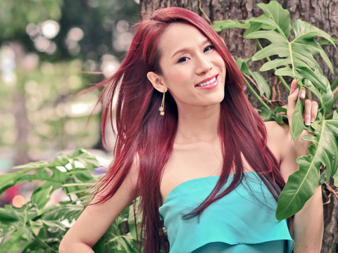 Thái Hà ngọt ngào và gợi cảm dưới nắng hè