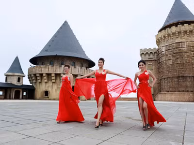 Giai nhân trên đỉnh Bà Nà