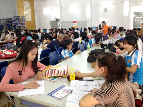 Sinh viên trốn nóng