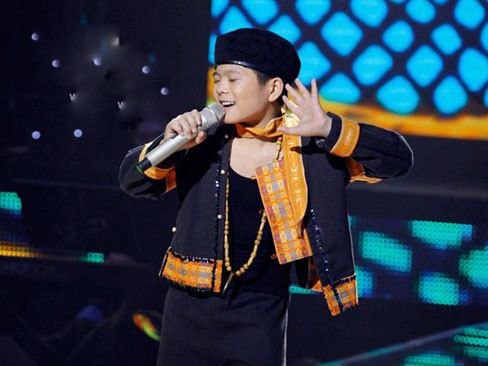 Giọng hát Việt nhí Quang Anh đứng đầu BXH