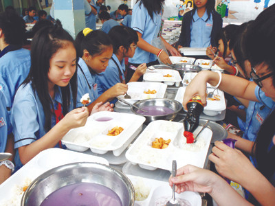 Lo trẻ đến lớp thiếu ăn